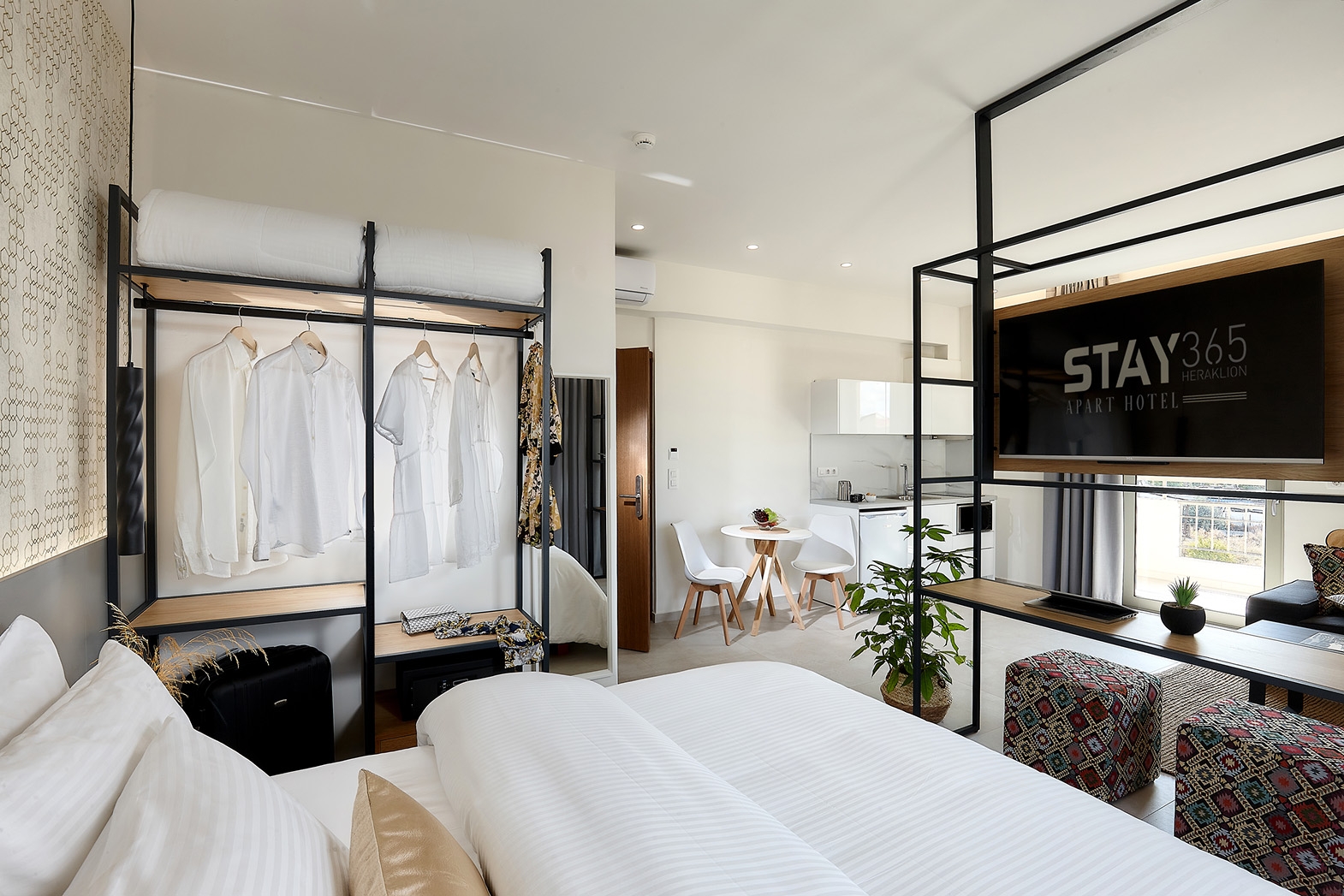 Stay 365 Apart - Hotel-6