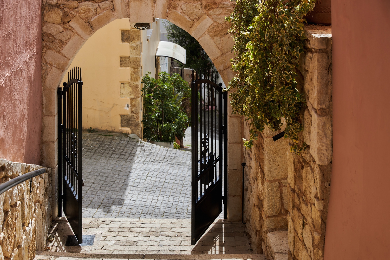 Petronikolis Traditional House-2