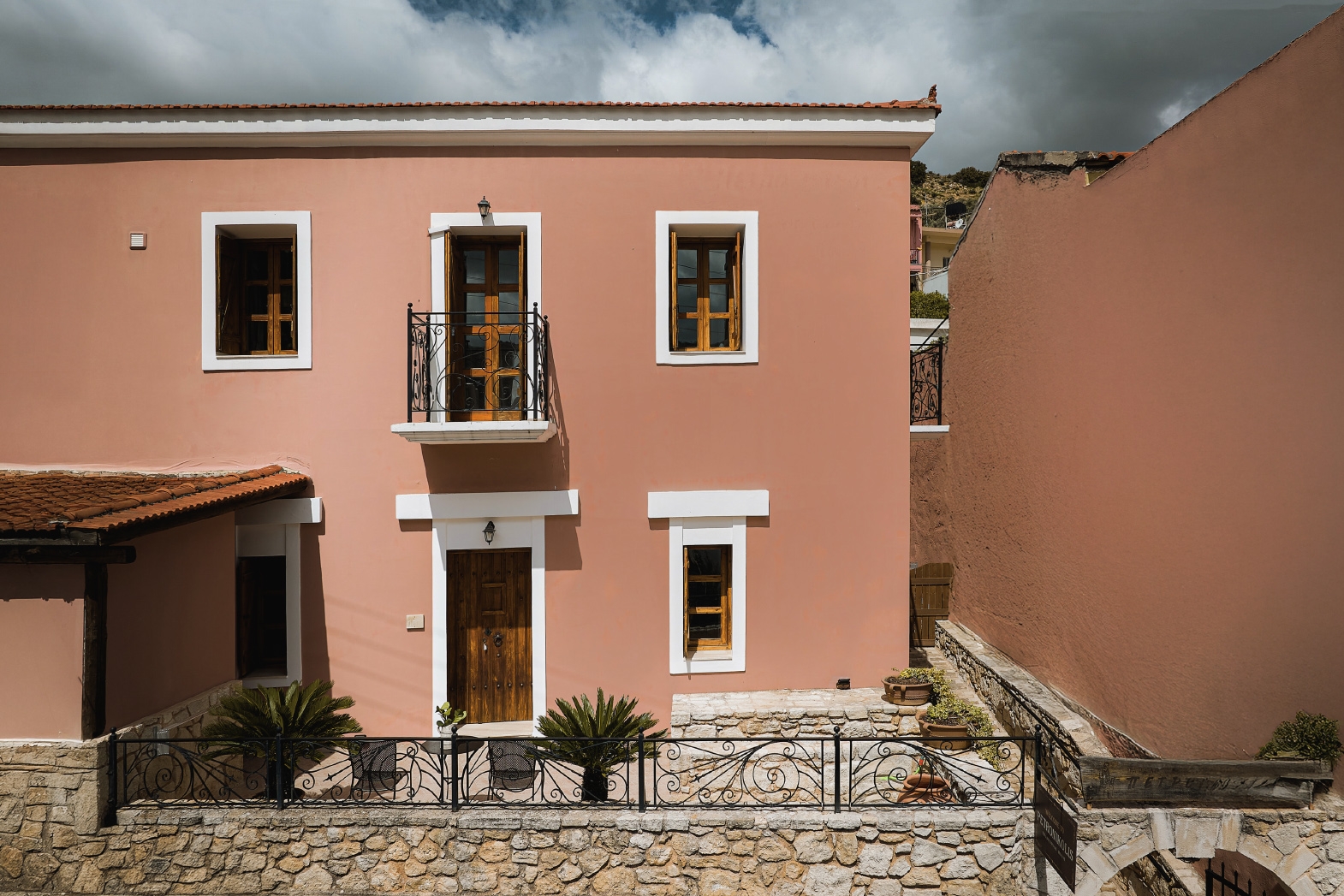 Petronikolis Traditional House-1