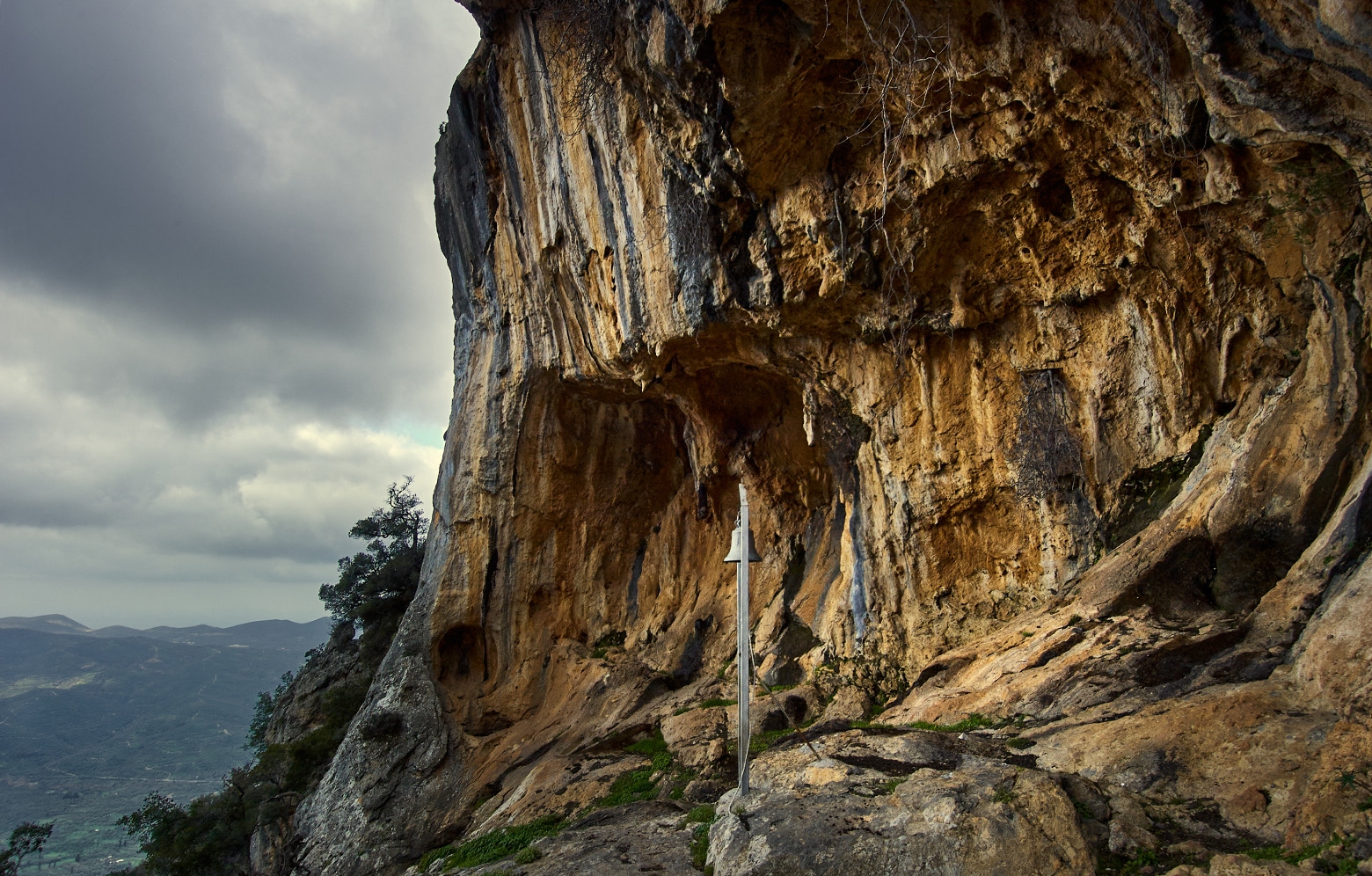 Μονή της Αγίας Άννας και το Σπήλαιο της Αγίας Φωτεινής-2